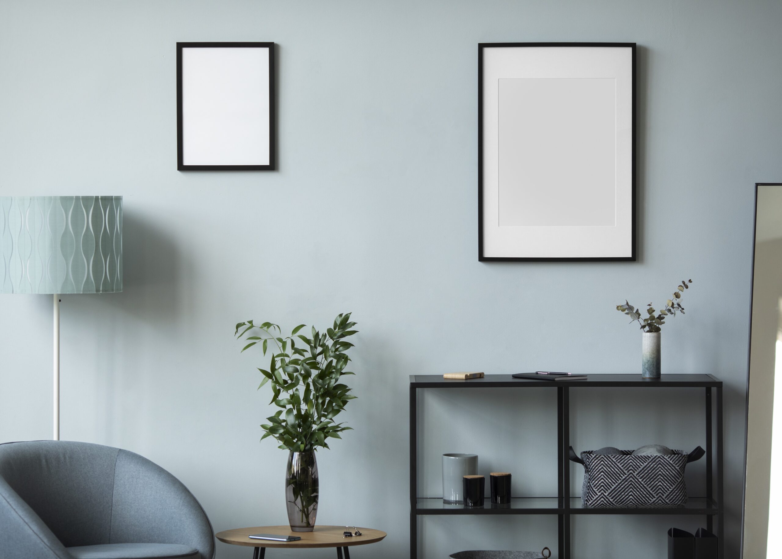 interior-home-decor-with-photo-frames